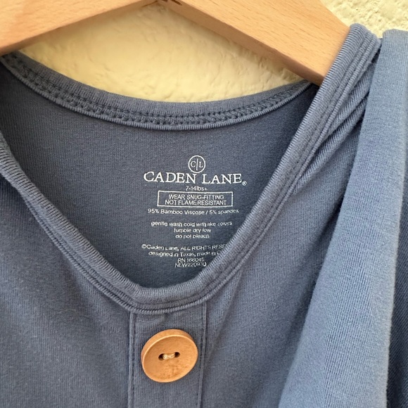 Caden Lane Solid Dusty Blue Bamboo Baby Knot Gown and Hat Newborn 7-14lbs - Picture 4 of 5